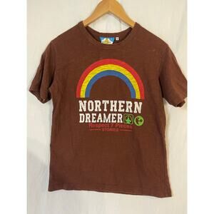 Northern Dreamer womens medium graphic tee